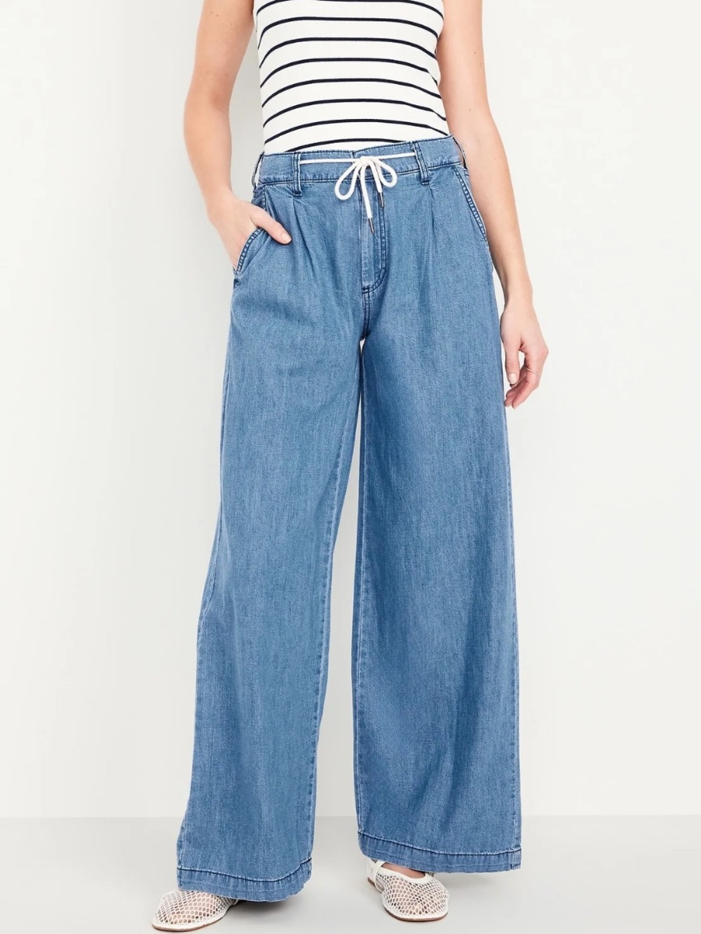 Old Navy High-Waisted Drapey Wide-Leg Jeans sz. 10